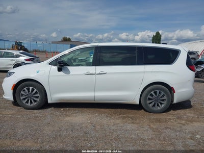 CHRYSLER PACIFICA HYBRID