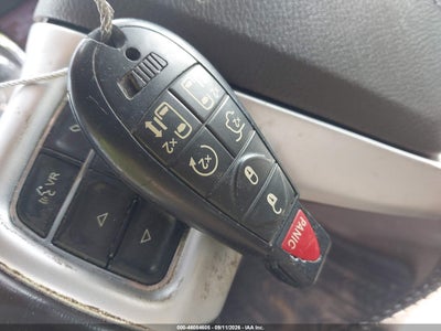CHRYSLER TOWN & COUNTRY