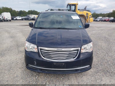 CHRYSLER TOWN & COUNTRY