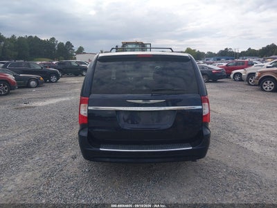 CHRYSLER TOWN & COUNTRY
