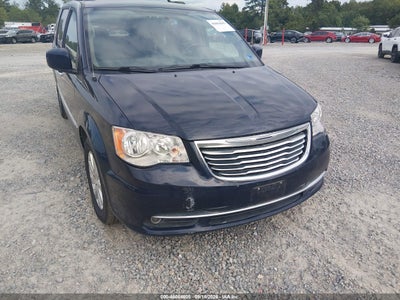 CHRYSLER TOWN & COUNTRY