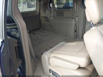 CHRYSLER TOWN & COUNTRY
