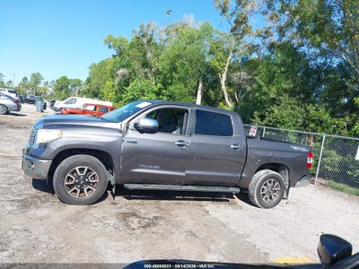 TOYOTA TUNDRA