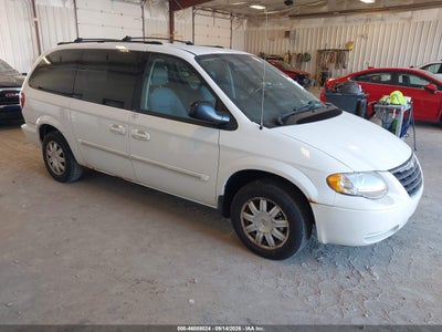 2005 Chrysler Town & Country