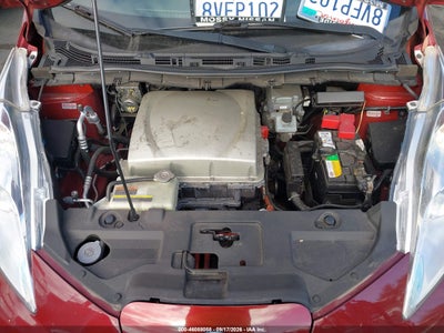 NISSAN LEAF