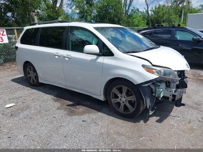 TOYOTA SIENNA
