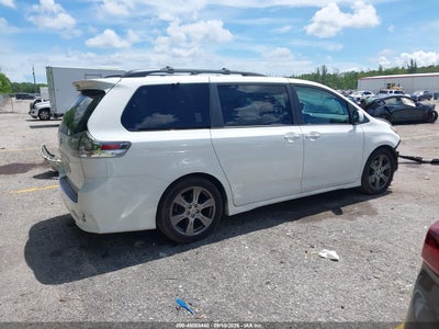 TOYOTA SIENNA