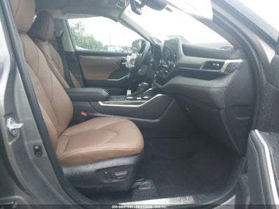 TOYOTA HIGHLANDER HYBRID