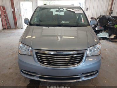 CHRYSLER TOWN & COUNTRY