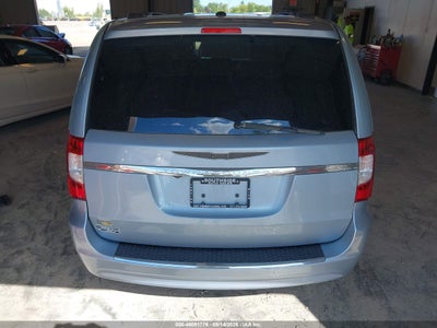 CHRYSLER TOWN & COUNTRY