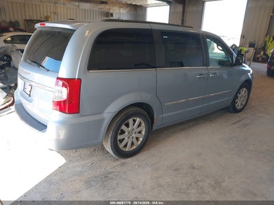 CHRYSLER TOWN & COUNTRY