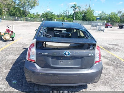 TOYOTA PRIUS