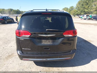 CHRYSLER PACIFICA