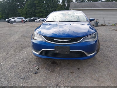 CHRYSLER 200