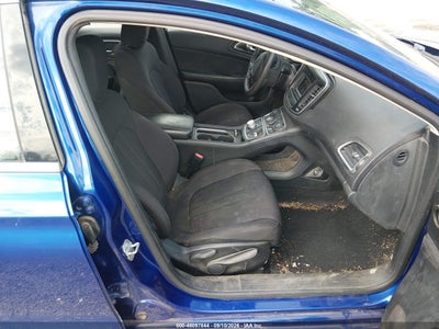 CHRYSLER 200