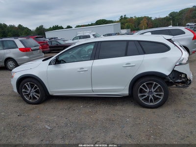 VOLVO V60 CROSS COUNTRY