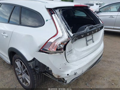 VOLVO V60 CROSS COUNTRY