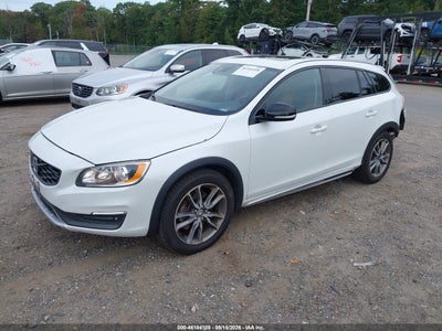 VOLVO V60 CROSS COUNTRY