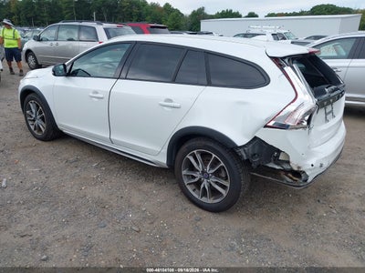 VOLVO V60 CROSS COUNTRY