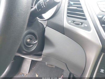 2016 HYUNDAI ELANTRA 11