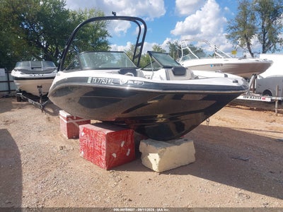 2017 Yamaha 19'