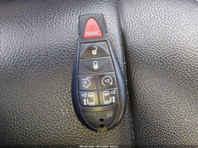 CHRYSLER TOWN & COUNTRY