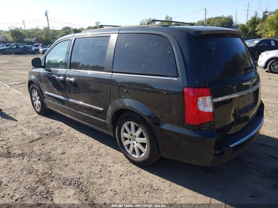 CHRYSLER TOWN & COUNTRY