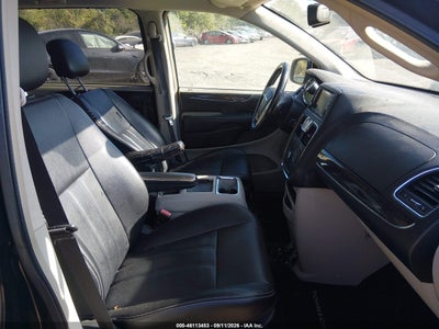 CHRYSLER TOWN & COUNTRY