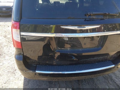 CHRYSLER TOWN & COUNTRY