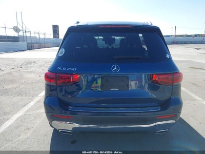 MERCEDES-BENZ GLB 250