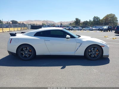 NISSAN GT-R