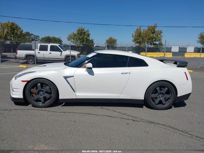 NISSAN GT-R