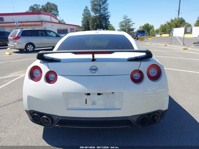 NISSAN GT-R
