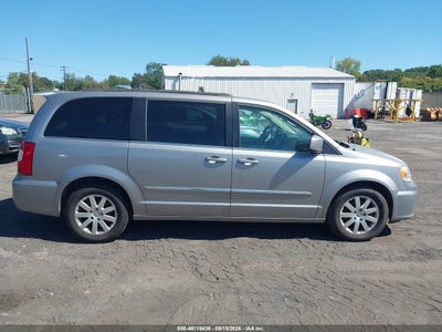 CHRYSLER TOWN & COUNTRY