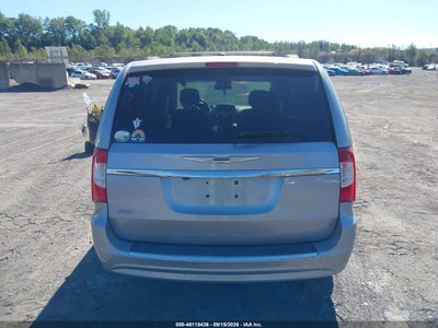 CHRYSLER TOWN & COUNTRY