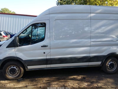 FORD TRANSIT-250 CARGO VAN