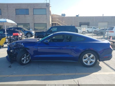 FORD MUSTANG