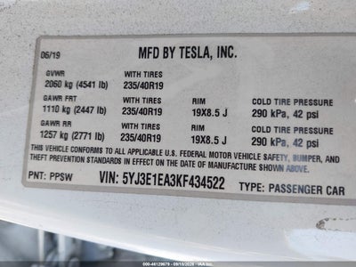 TESLA MODEL 3