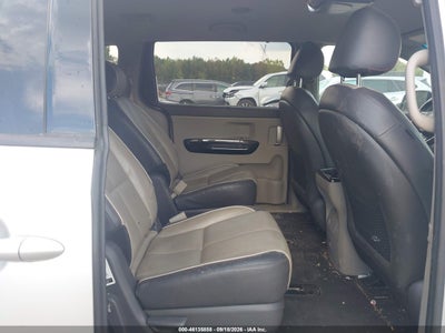 2016 KIA SEDONA 8