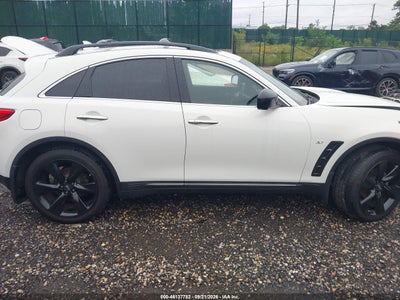 INFINITI QX70