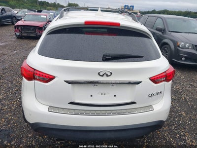 INFINITI QX70