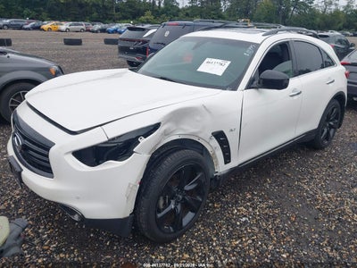 INFINITI QX70