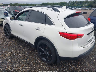 INFINITI QX70