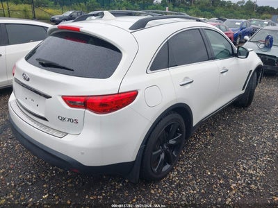 INFINITI QX70