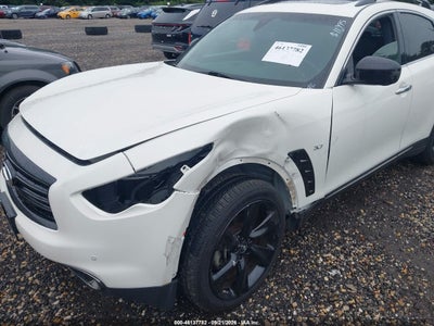 INFINITI QX70