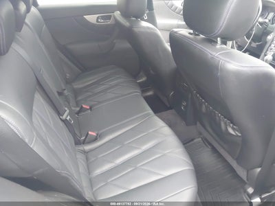 INFINITI QX70
