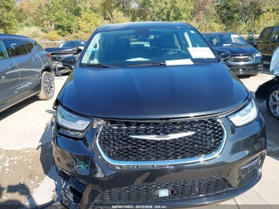 CHRYSLER PACIFICA