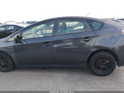 2015 TOYOTA PRIUS 14