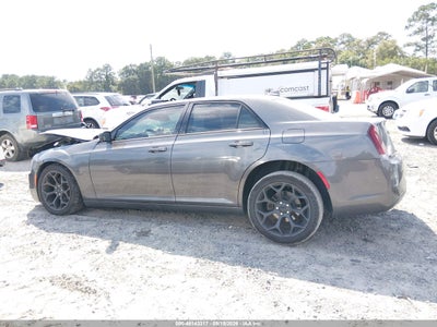 CHRYSLER 300