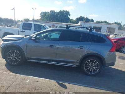 VOLVO V60 CROSS COUNTRY
